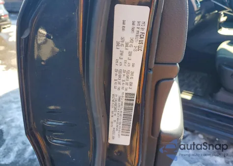 2015 Jeep Grand Cherokee Laredo z USA, uszkodzony, nr VIN 1C4RJFAG6FC806533